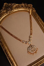 Impon White Necklace