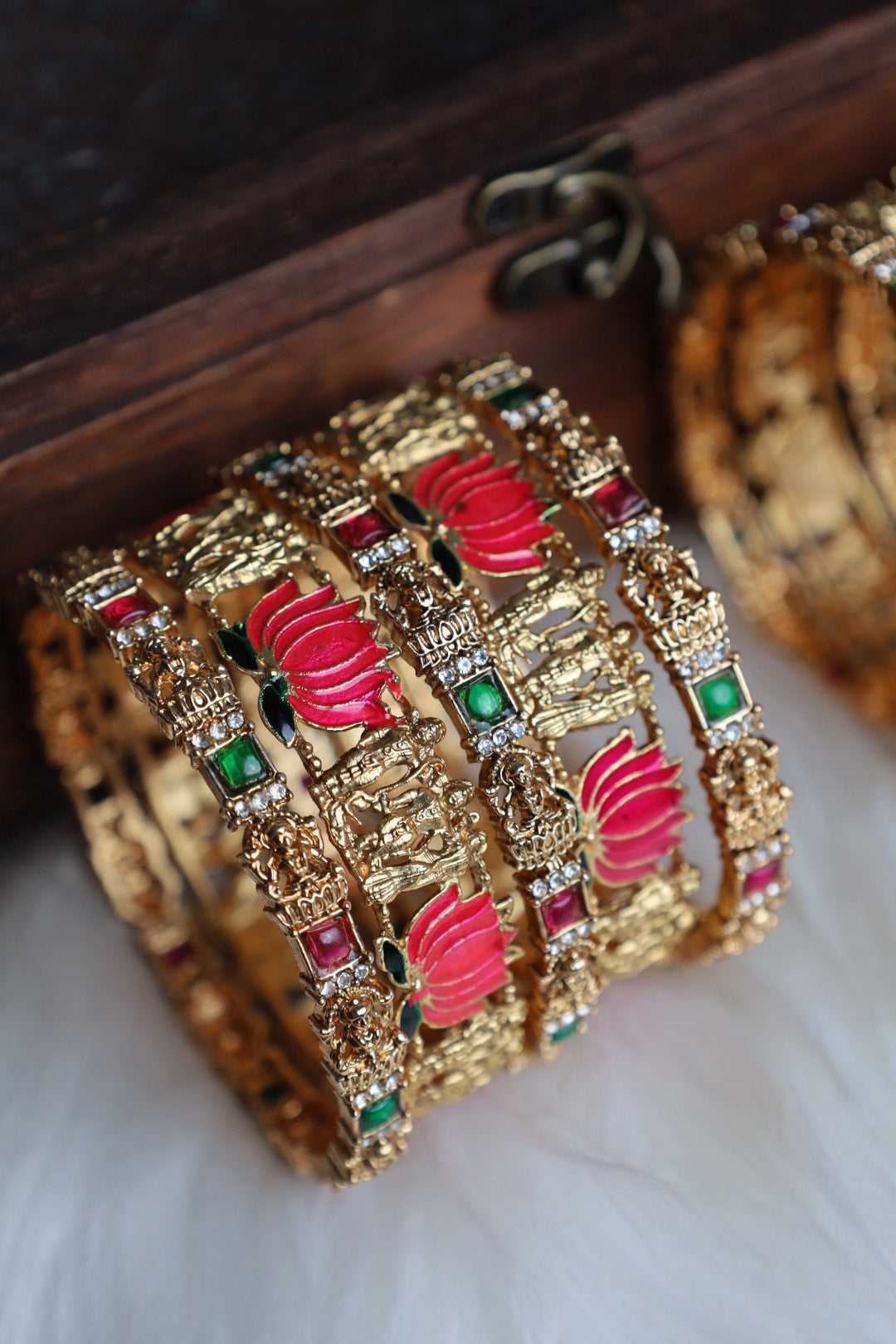 Thamarai Radha Krishna Bangle Set