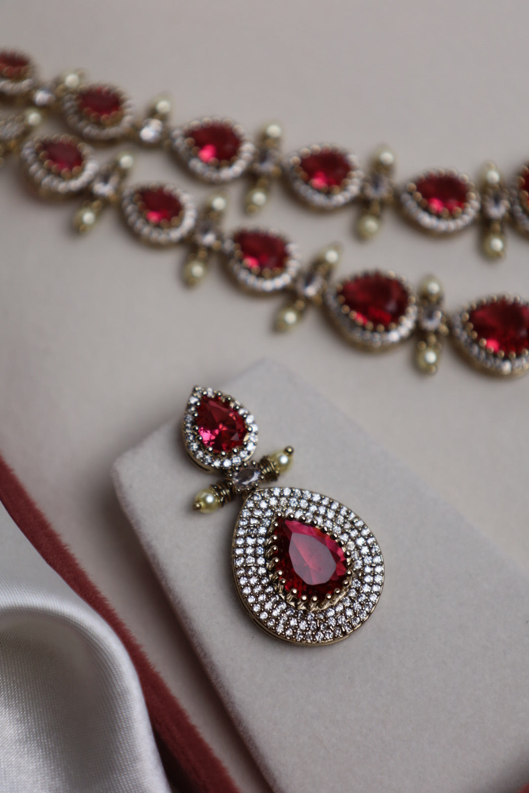 Victorian Red Stone 2-Layer Necklace