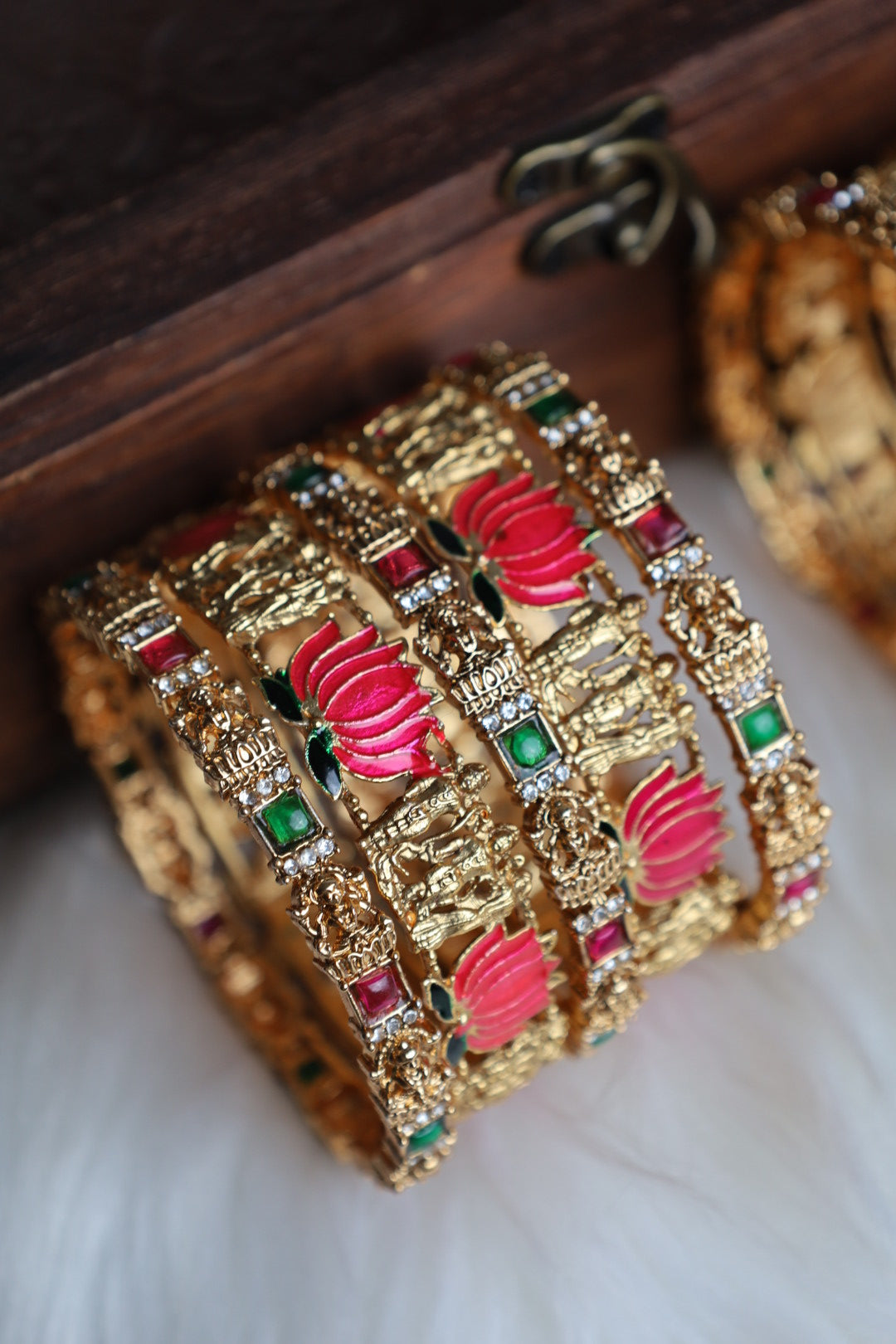 Thamarai Radha Krishna Bangle Set