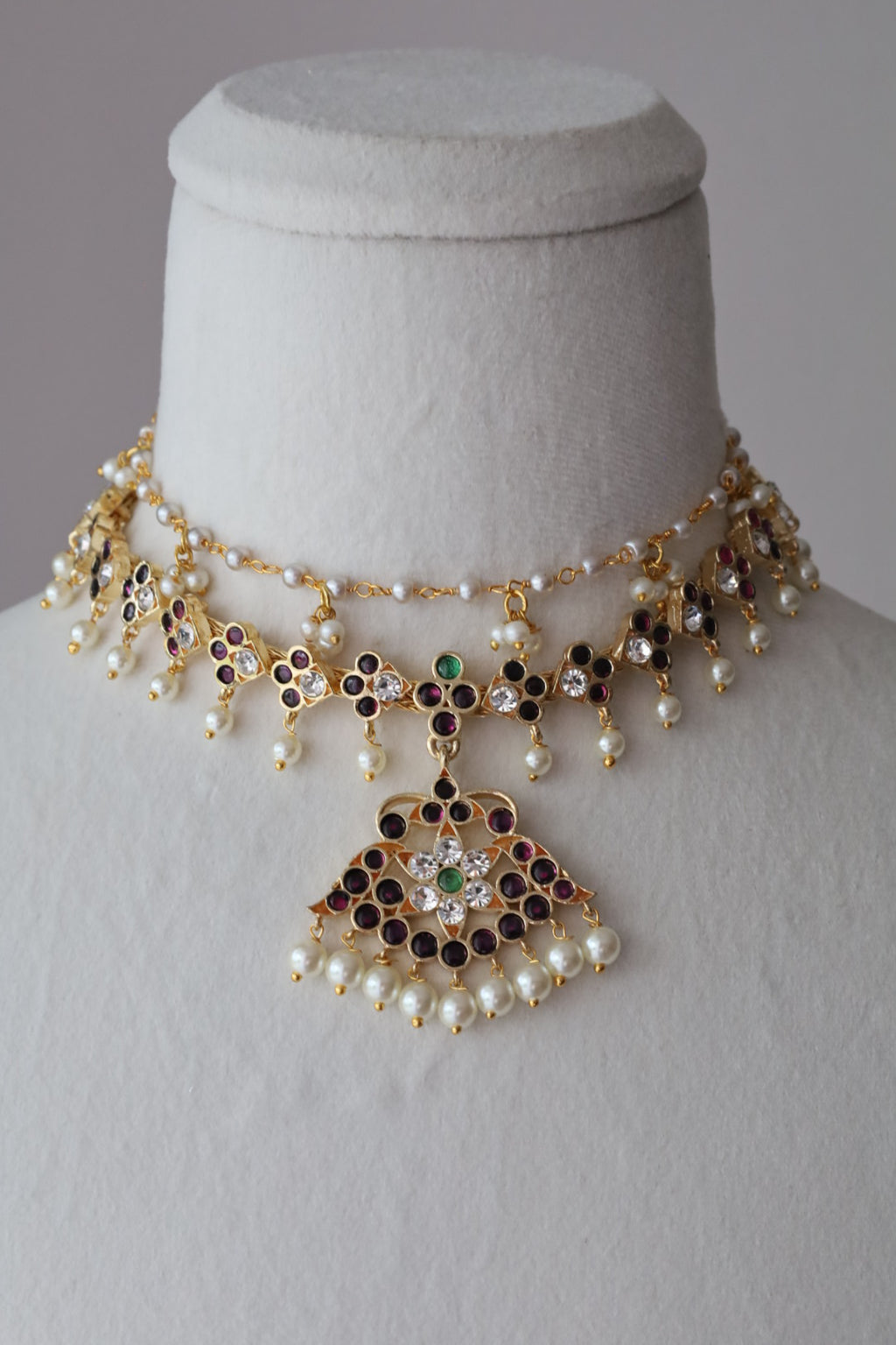 Impon Kemp Stone Pearl Choker