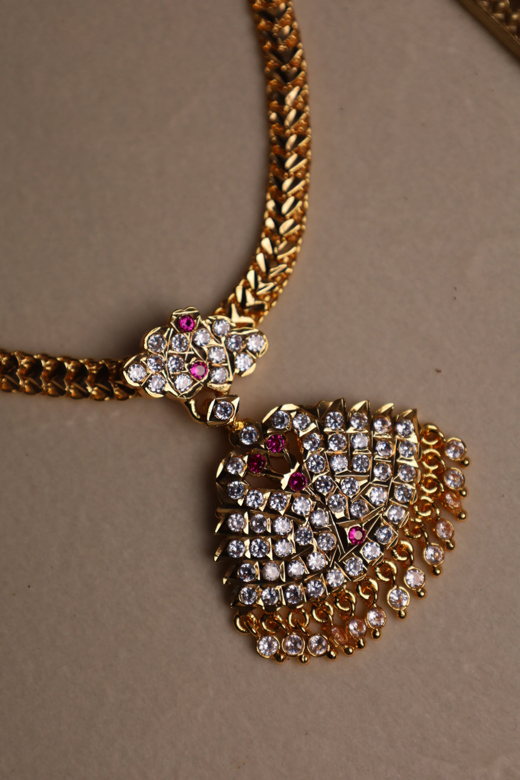 Impon Ruby White Necklace