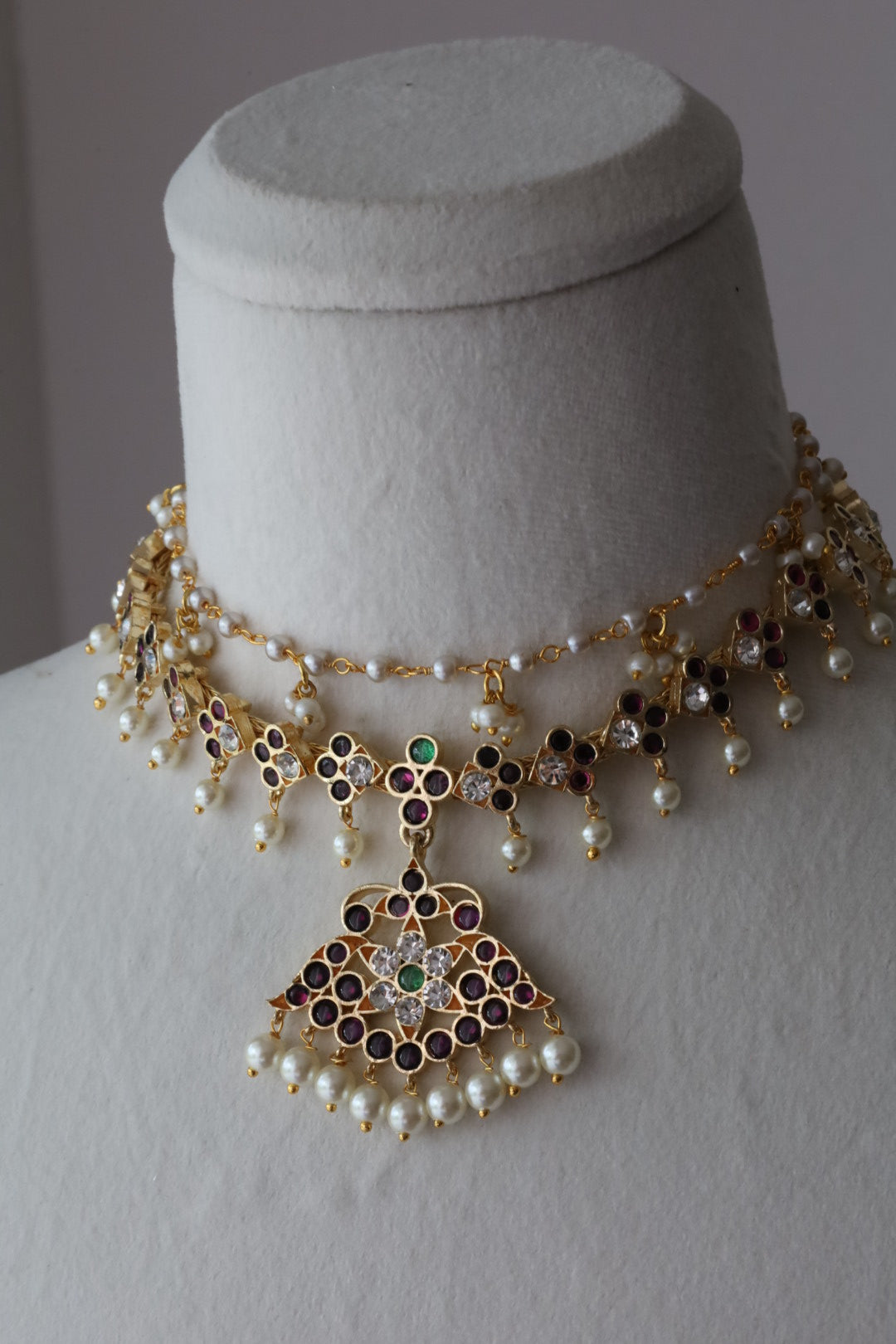 Impon Kemp Stone Pearl Choker