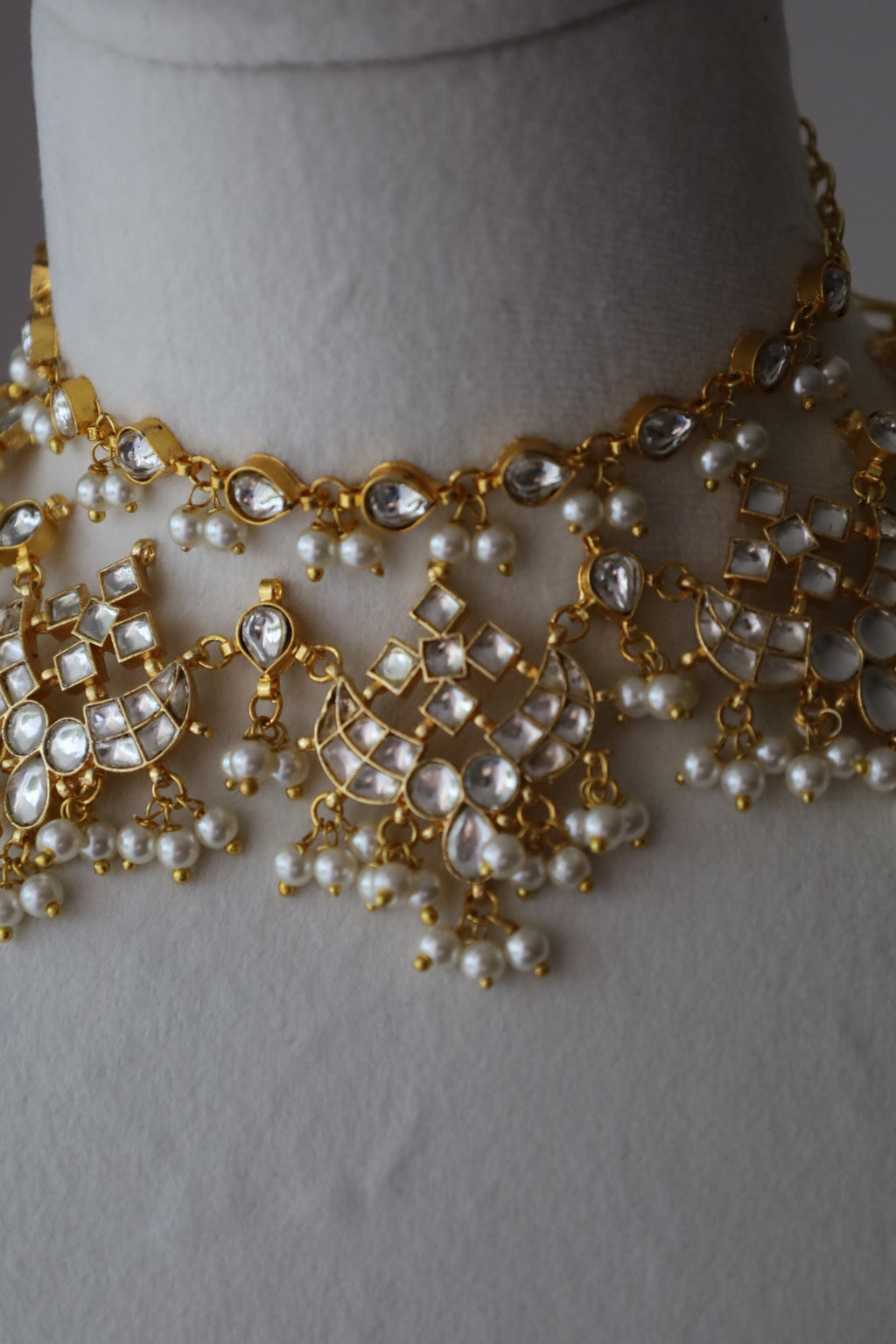 Aarini Pearl Kundan Choker Set