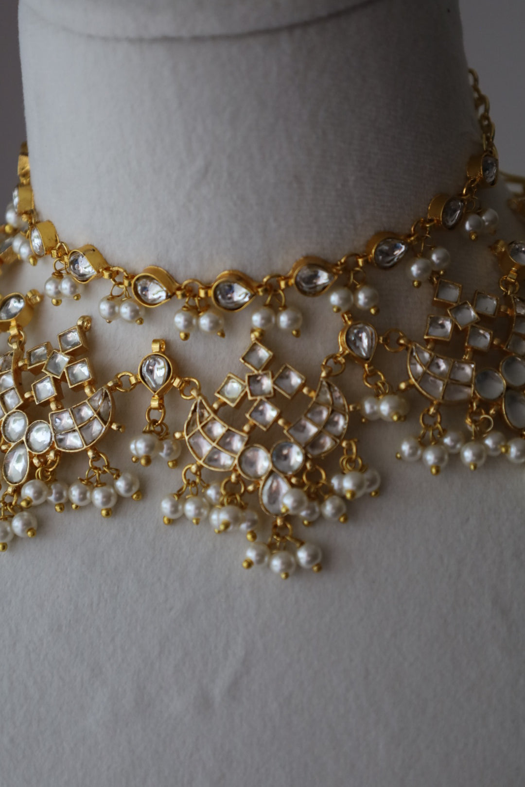 Aarini Pearl Kundan Choker Set