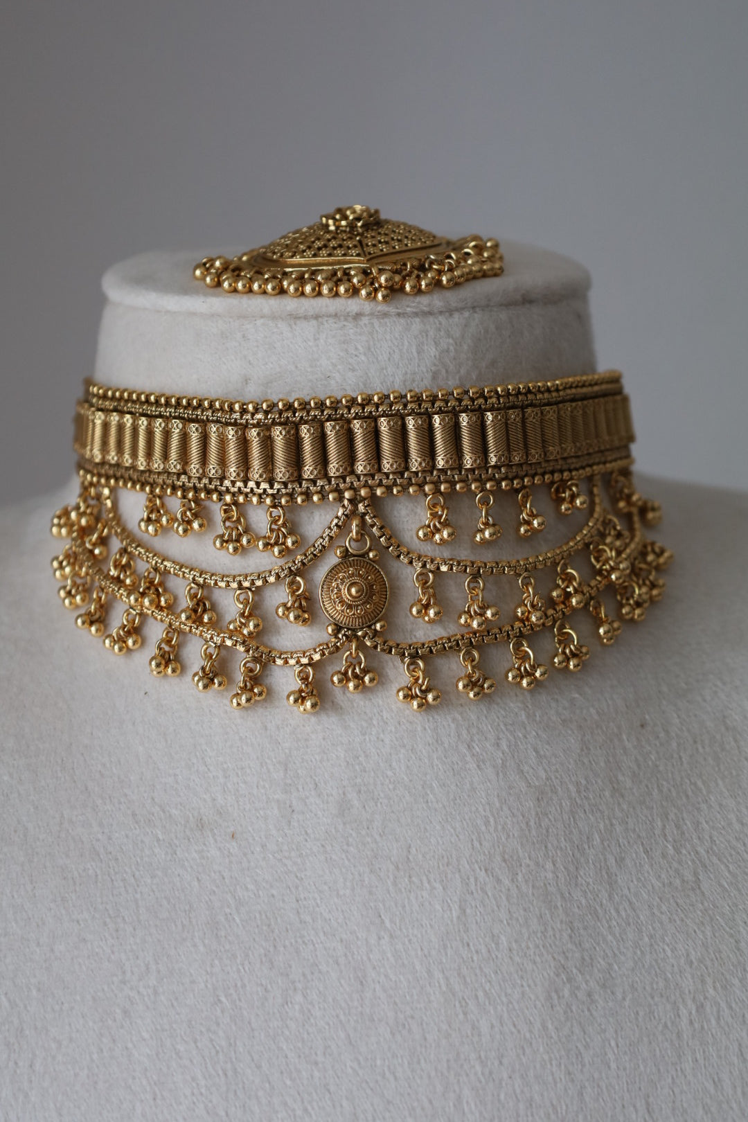 Kashmiri Choker