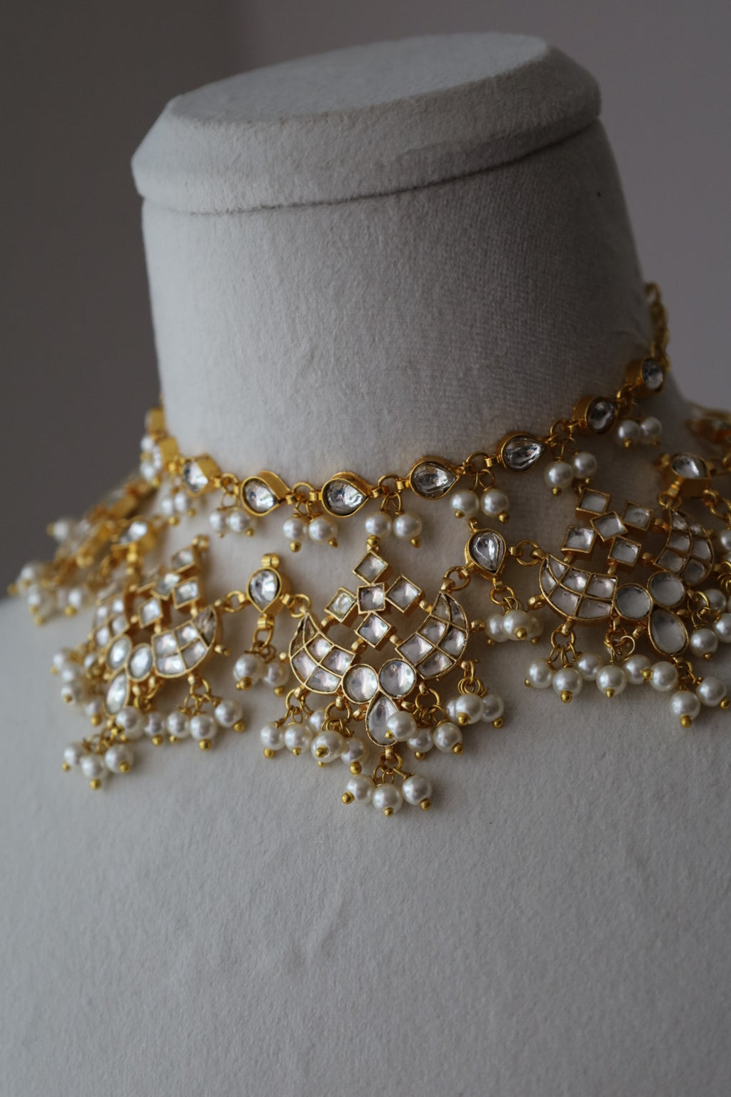 Aarini Pearl Kundan Choker Set