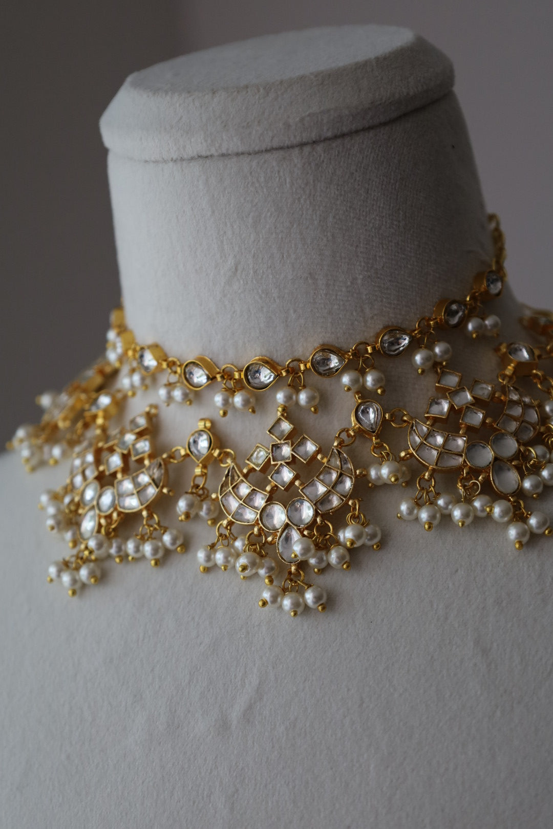 Aarini Pearl Kundan Choker Set