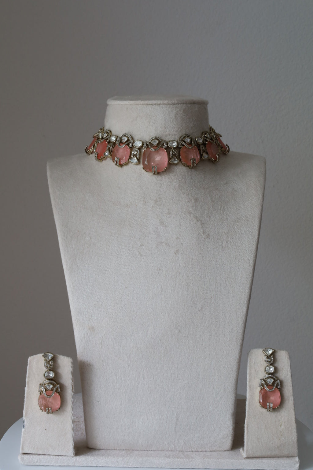 Vintage-Inspired Statement Necklace