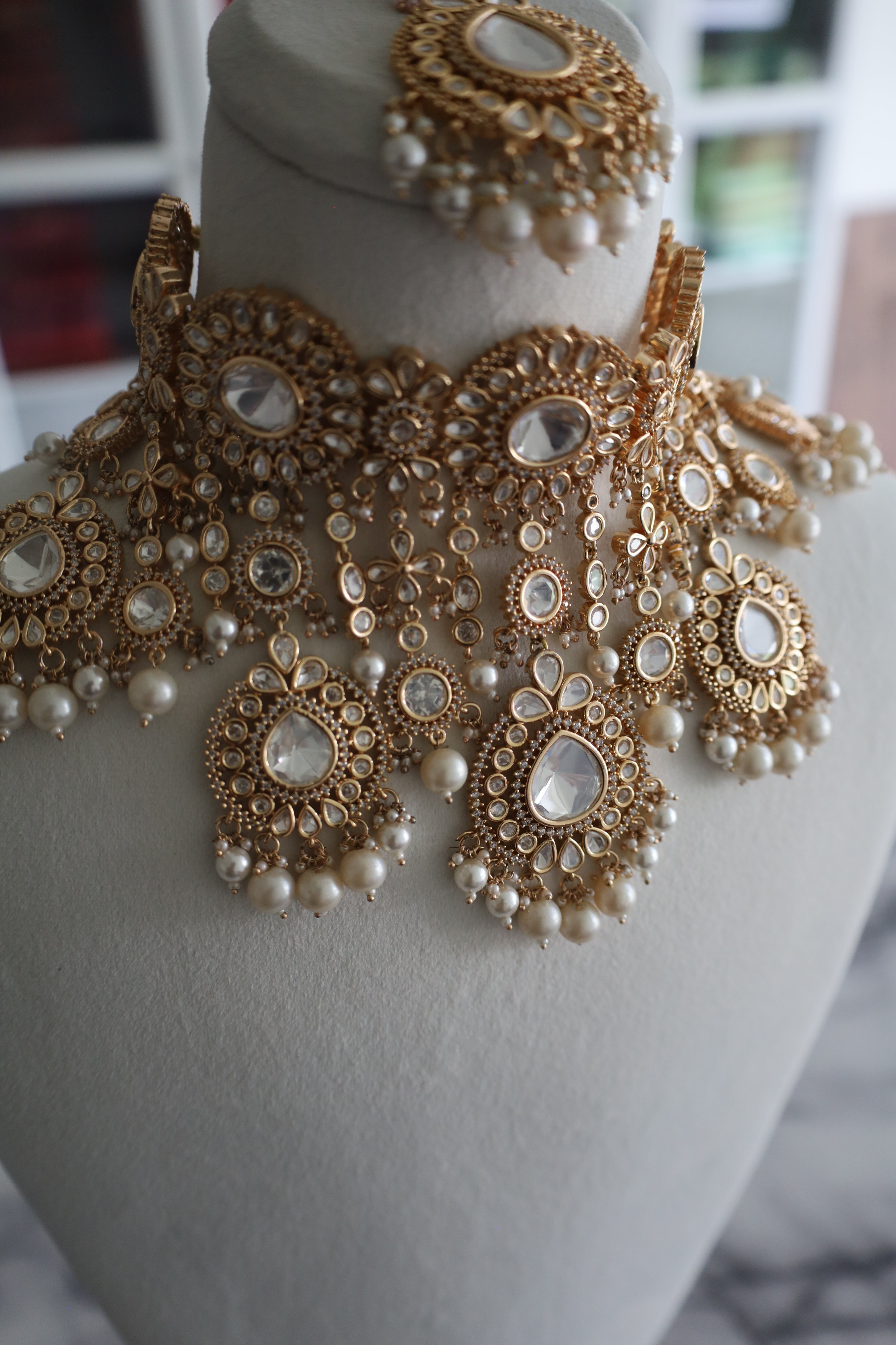 Kundan White Bridal Set