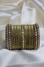 Vinu Bangle Set